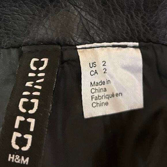 H&M Divided Black Faux Leather Flat Front Zipper Pencil Straight Mini Skirt 2 - Picture 4 of 5